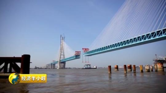 燃！中國(guó)大橋?qū)覄?chuàng)世界之最，原來是有這種“大力士”！滬通全球